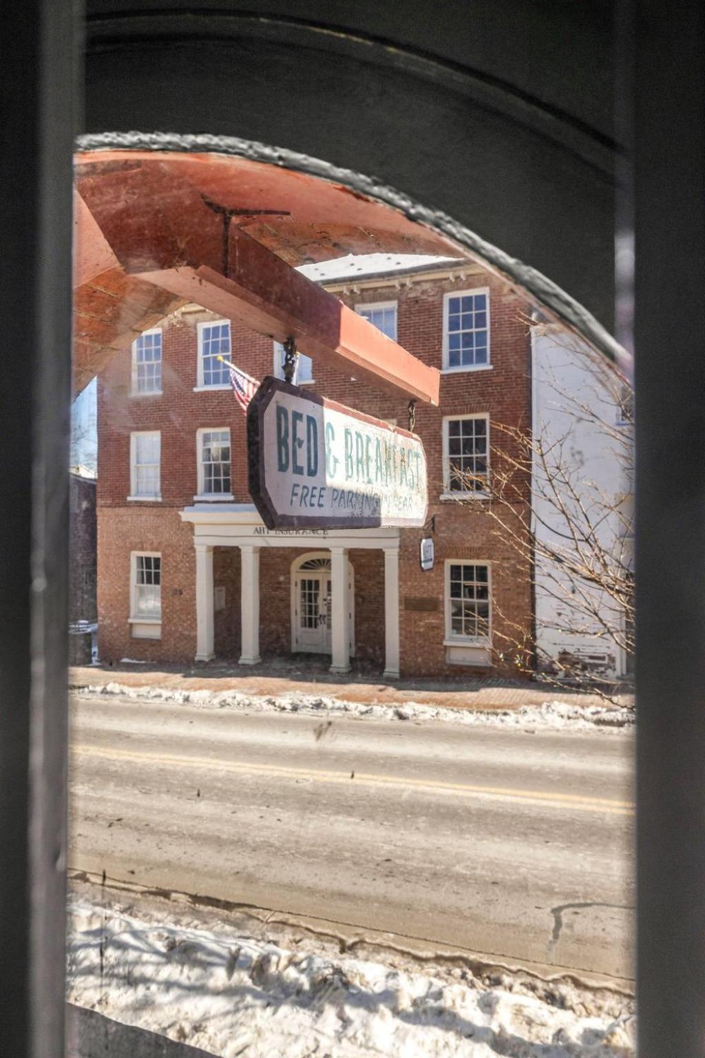 Leesburg Colonial Inn Buitenkant foto